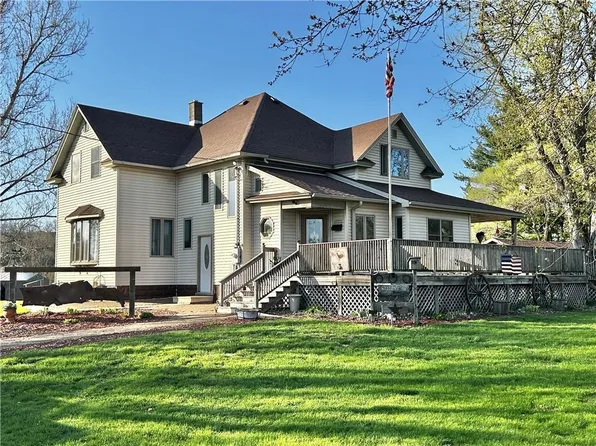 W15754 State Highway 121, Hixton, WI 54635