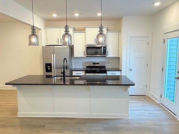 Well designed kitchen,