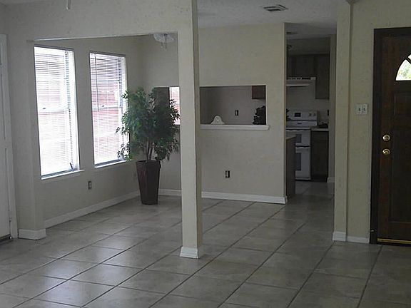 3rd image of 17712 Glenhagen Ct