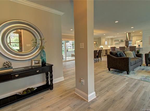 4th image of 5567 Lansing Dr