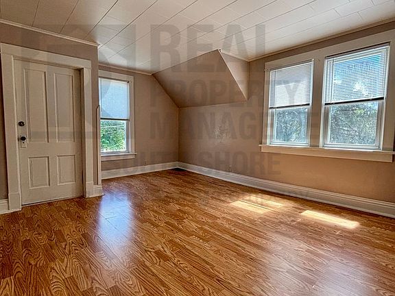 2nd image of 502 E Lincolnway 1/2