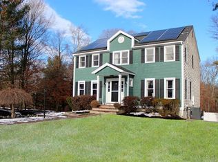 40 Bay Path Ln, Rockland, MA 02370