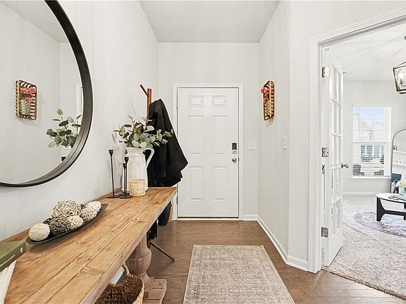 4th image of 3233 Lowell Rd