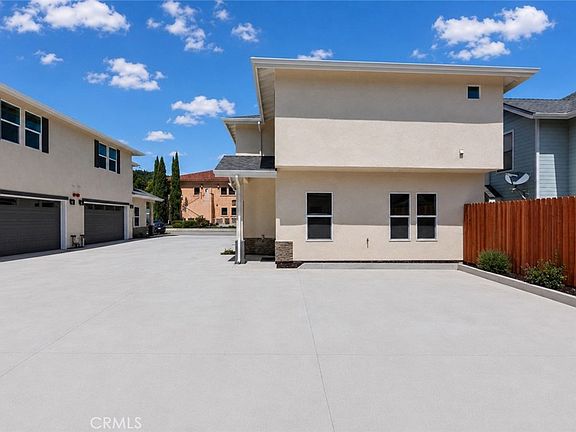 3rd image of 8391 Amapoa Ave