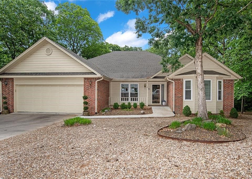 1st image of 18 Lavendon Circle Dr