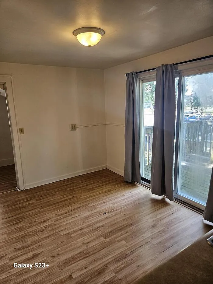 819 E Morris St — Photo 3