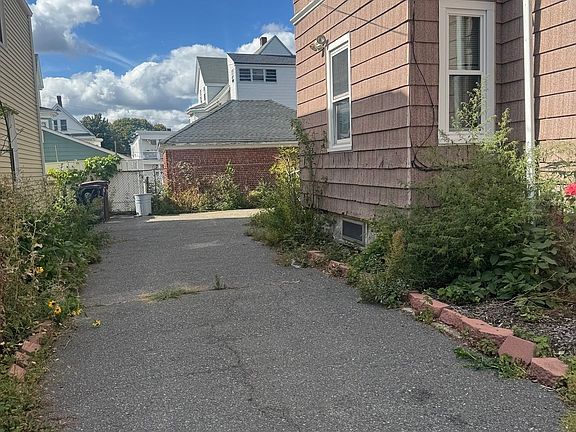 3rd image of 58 Chatham Rd