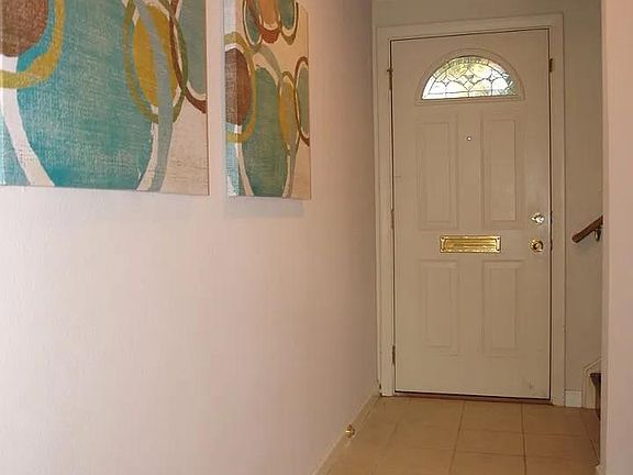 3rd image of 729 Creekland Cir