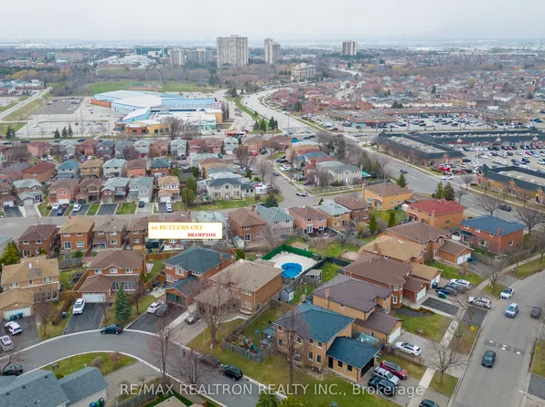 22 Butlers Ct, Brampton, ON L6Y 3T7