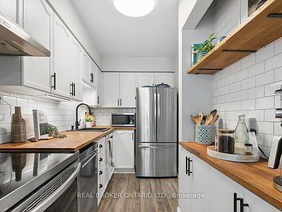 5th image of 180 Highland Cres #10