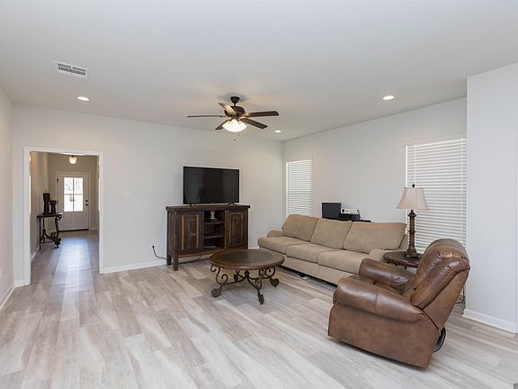 4th image of 18148 Terraceside Dr