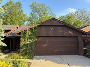 18251 Glencreek Ln, Strongsville, OH 44136