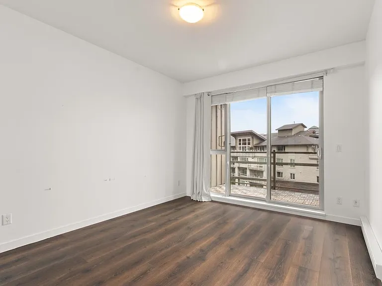 580 Raven Woods Dr #405 — Photo 11
