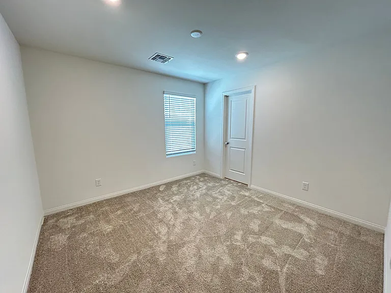 2677 Gallarate Dr — Photo 24
