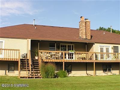 2nd image of 8839 Castle Hill Dr NE