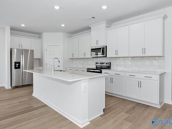 3rd image of 265 Avebury Rd