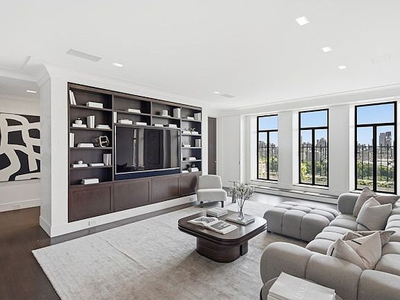 4th image of 211 Central Park W