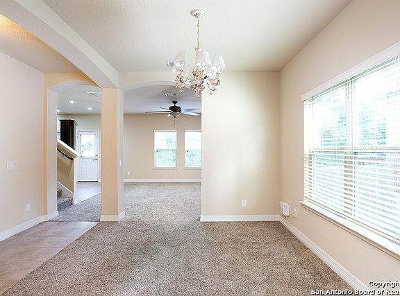 3rd image of 803 Oakwood Way