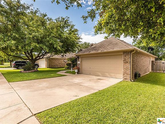 5th image of 2611 Blue Meadow Dr