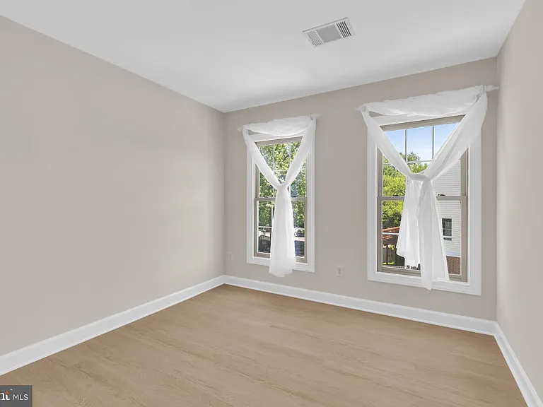 9902 Michael Schar Ct — Photo 27