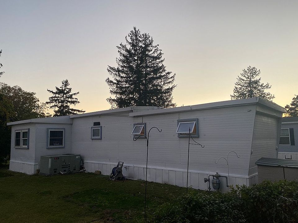 1st image of 137 Oak Dr