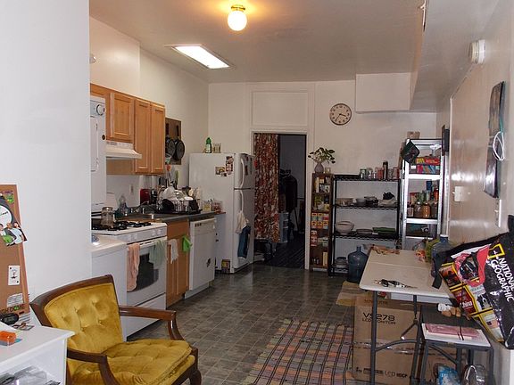 5th image of 2109 Saint Paul St APT 3