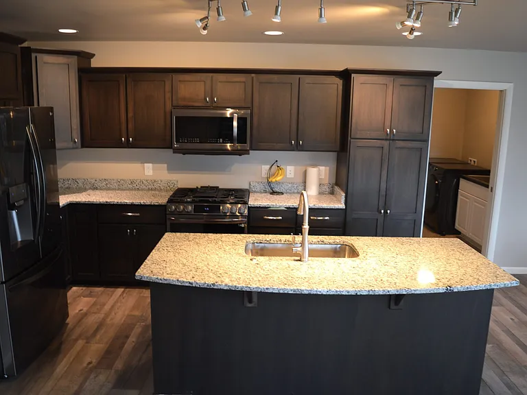 321 Alton Dr — Photo 7