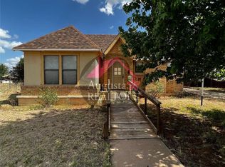 208 Lewis Front St, Sweetwater, TX 79556