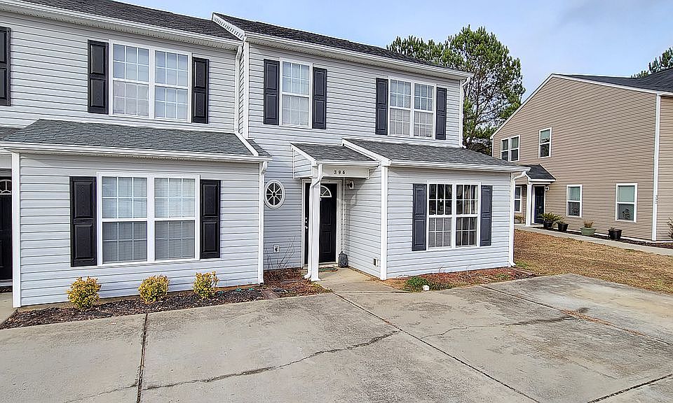 1st image of 396 Anna St