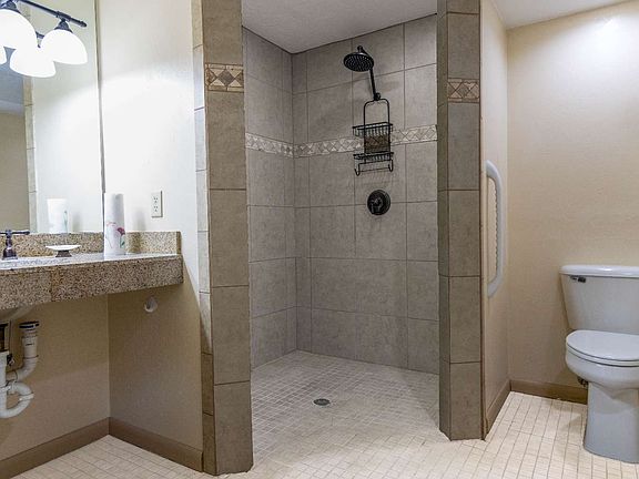 3rd image of 121 SE Mojave Way