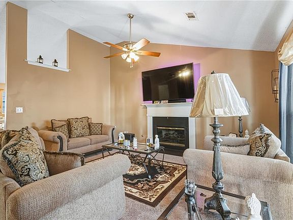 3rd image of 6782 Bells Landing Way