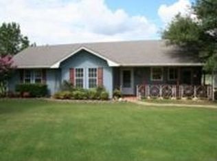 753 Hillcrest Dr, Kilgore, TX 75662