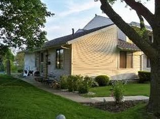 1955 Loomes Ave, Downers Grove, IL 60516