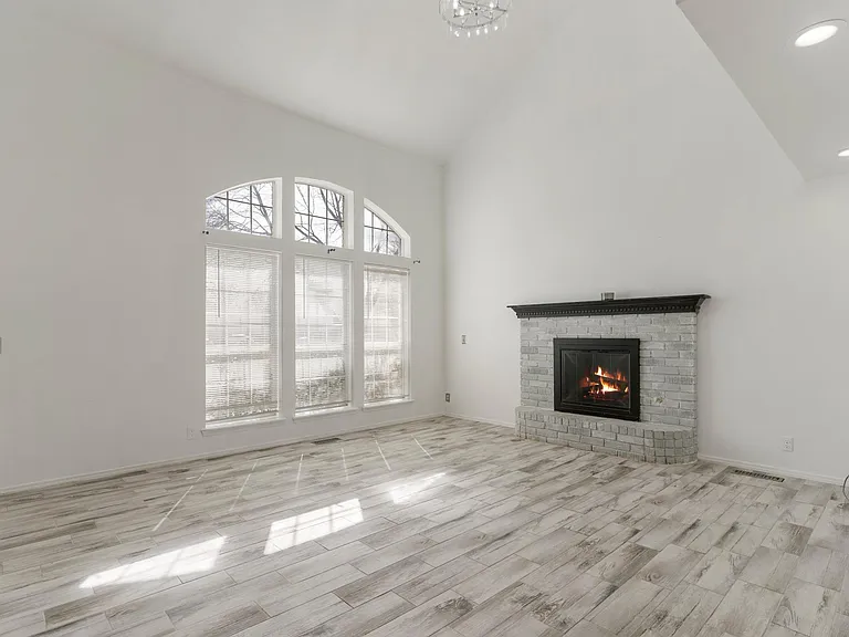 524 W Quanah St — Photo 15