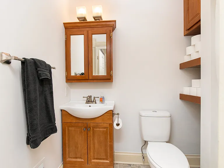 1502 Woodlawn Ave — Photo 10