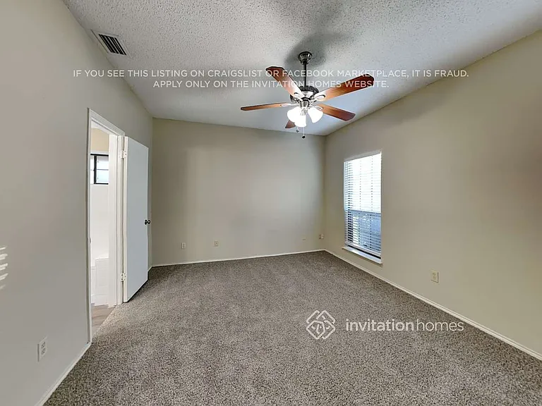 4317 Saugus Dr — Photo 9
