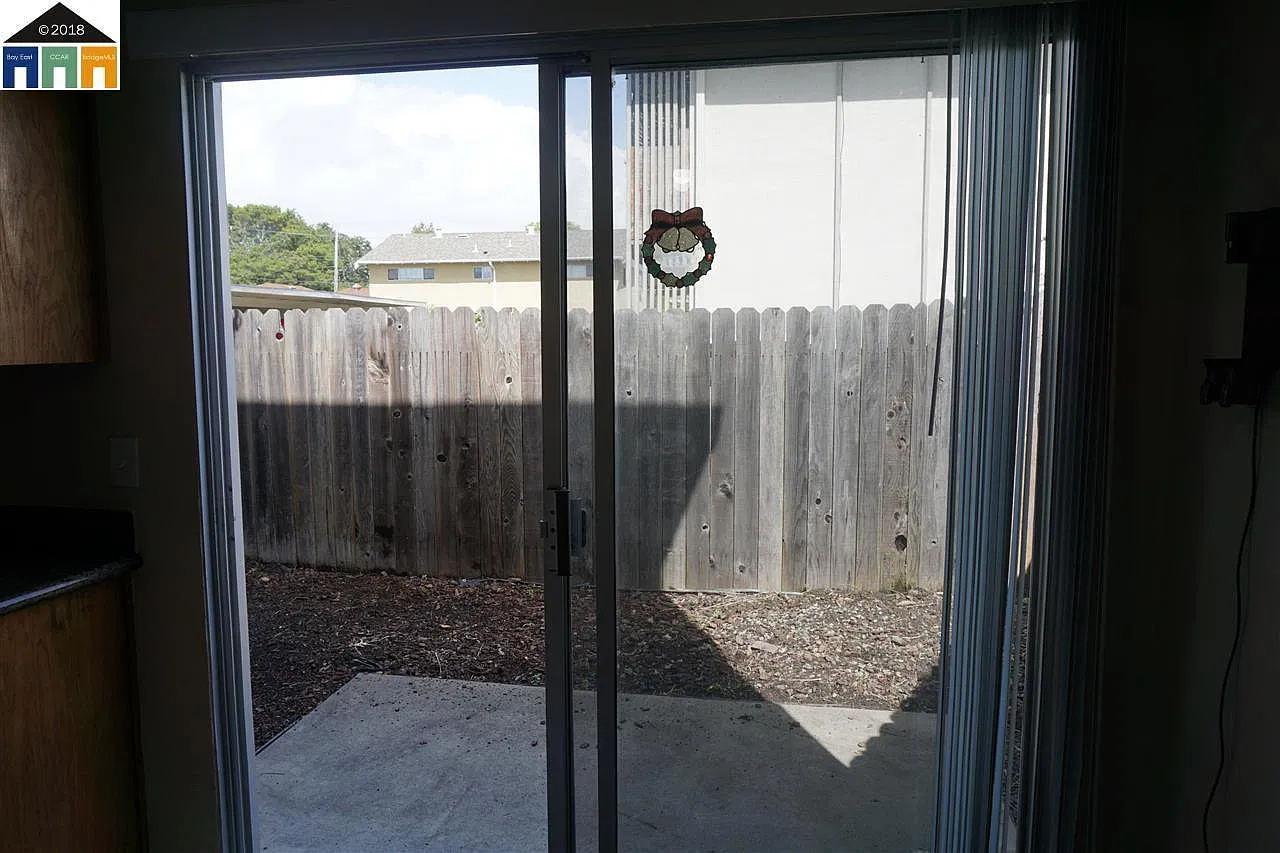 2 bed, 1002 sqft, $2,650 — Photo 2