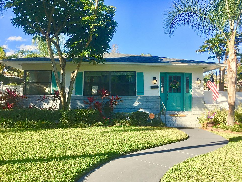 1st image of 28 Avenue N St