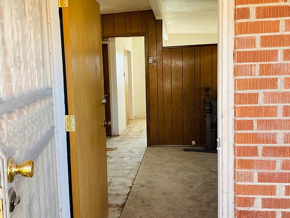 3rd image of 3806 Savannah Ave