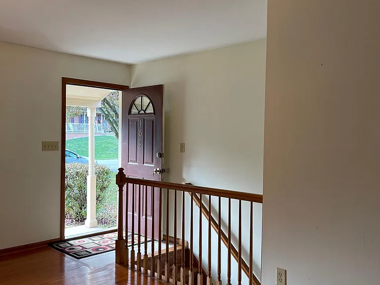 169 Stanford Rd — Photo 10