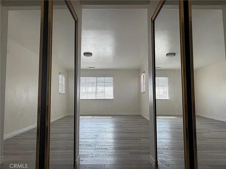 7735 Graves Ave — Photo 10