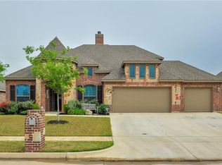 937 Masquerade Dr, Midlothian, TX 76065