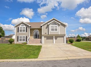 4100 Richmond Dr, Leavenworth, KS 66048