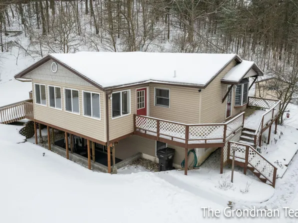 5376 Coit Ave NE, Grand Rapids, MI 49525