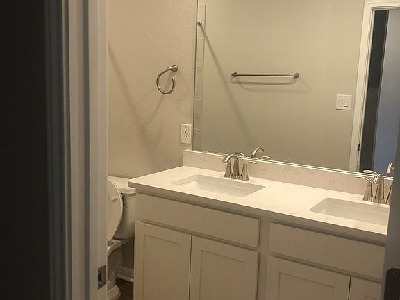 5th image of 126 Fairmeadow Downs Dr