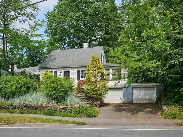 289 Triangle St, Amherst, MA 01002