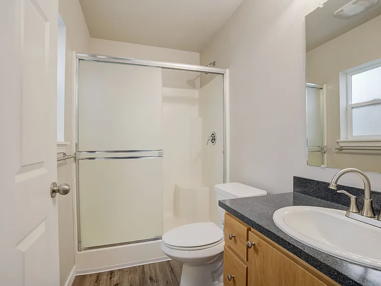 Legacy Oaks Apartments — Photo 4