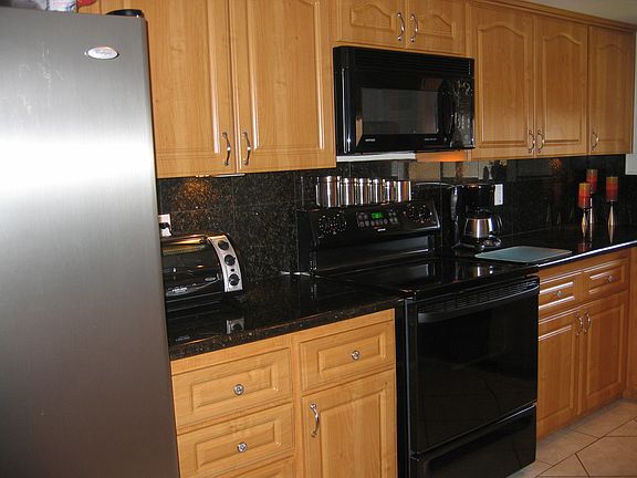 5th image of 645 Balboa Ave APT 1