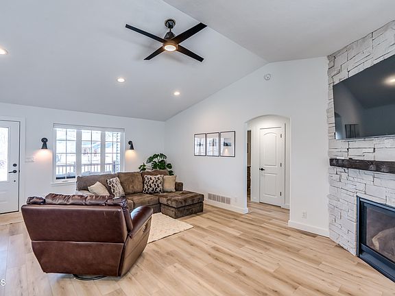 5th image of 3741 High Meadows Cir