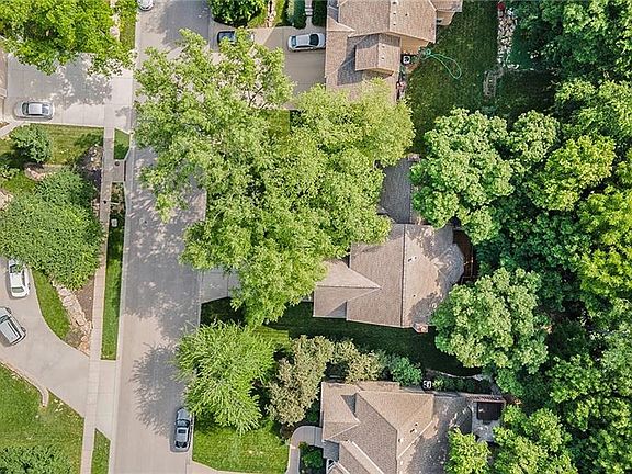 2nd image of 6710 Red Oak Dr